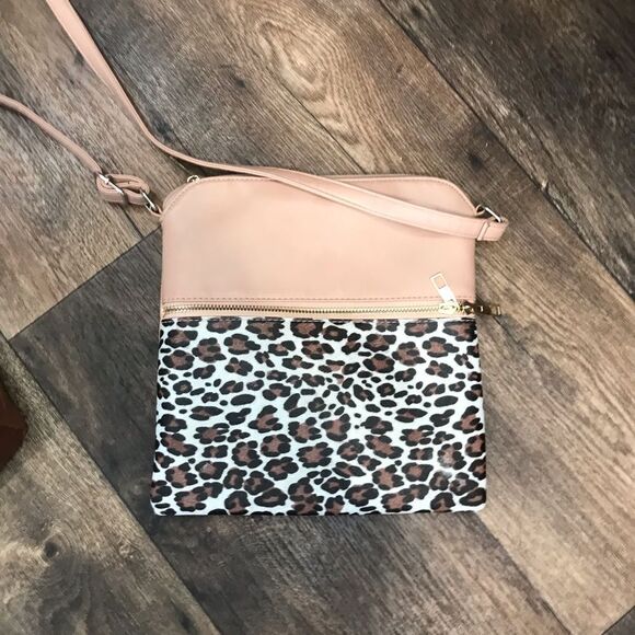Stone Mountain Leopard Crossbody Purses Bundle - Picture 3 of 14